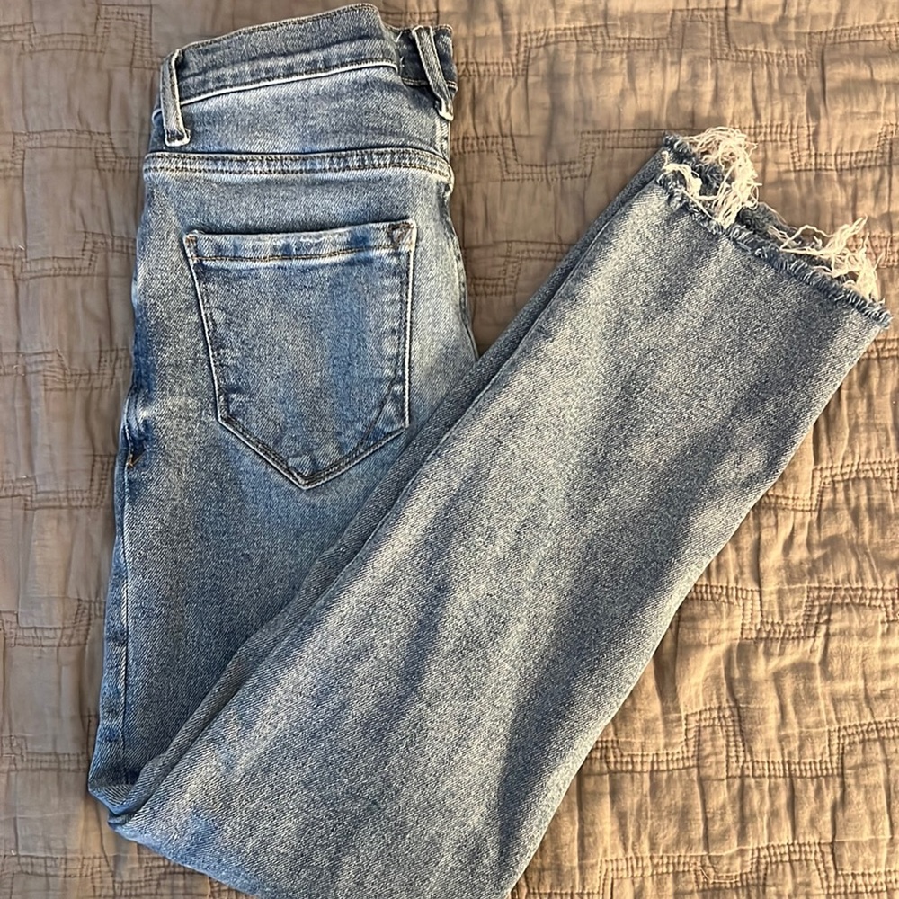 Kensie slim jeans SIZE: 26